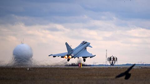 Deutschland will f&uuml;r den neuen Arktik-Einsatz der Nato vier Eurofighter bereitstellen. (Archivbild)