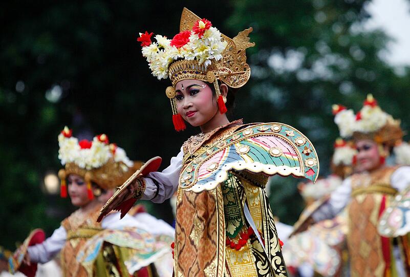 Traditionelle Silvesterparade auf Bali.