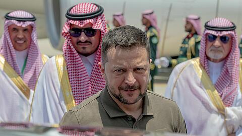 Der ukrainische Präsident Wolodymyr Selenskyj trifft beim 32. Gipfel der Arabischen Liga in Dschidda ein.
