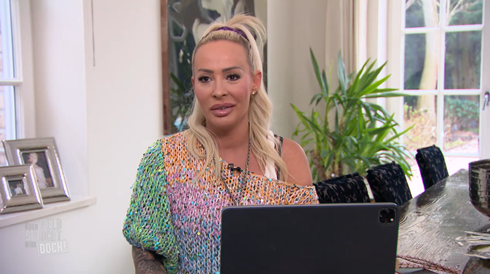 Cora Schumacher überweist sich vom Geschäftskonto monatlich 10.000 Euro. Abzüglich der Fixkosten hat die 47-Jährige 2.000 Euro zur Verfügung.