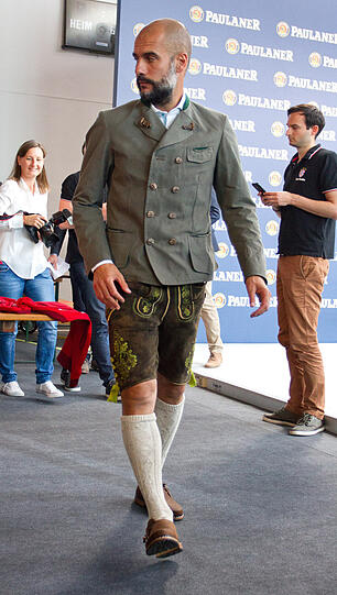 Für Pep Guardiola ist es bereits das dritte Paulaner-Fotoshooting.