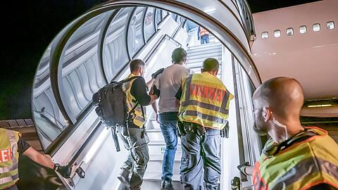 Straffällig gewordene Flüchtlinge in andere Länder abschieben? Diese Frage spaltet die Politik.
