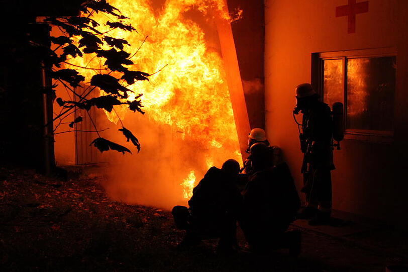 Großübung der Feuerwehr in einem Chemiewerk. Die spektakulären Bilder.