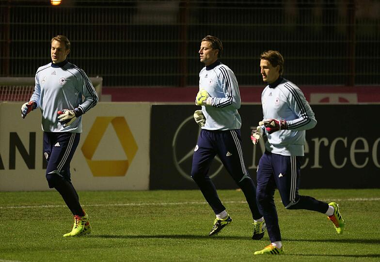 Am Dienstagabend war die DFB-Elf zu Gast beim FC Bayern. Die Bilder vom Training an der Säbenerstraße.