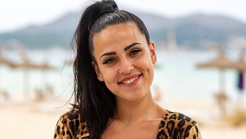 Elena Miras nimmt an "Promi Big Brother" 2024 teil.