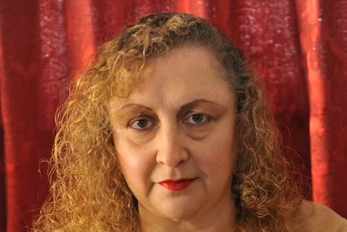 Sie behauptet, dass sie die Zukunft Münchens kennt: Katalin Pertold.