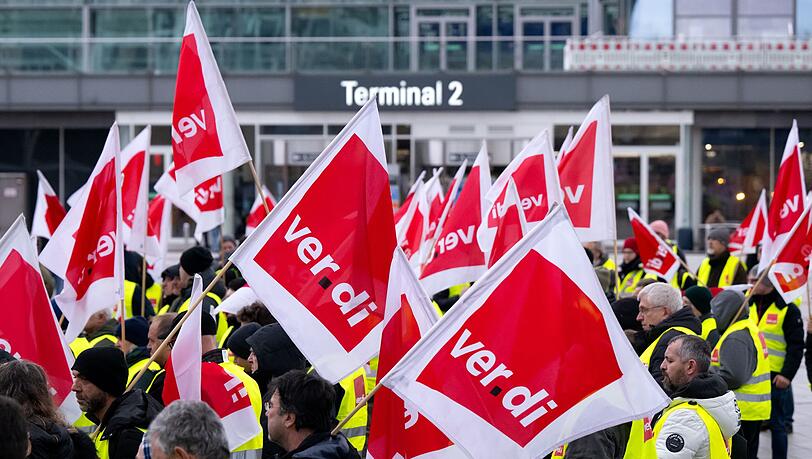 Der Flughafen München wird erneut von einem Warnstreik getroffen. (Archivbild) Der Flughafen München wird erneut von einem Warnstreik getroffen. (Archivbild)