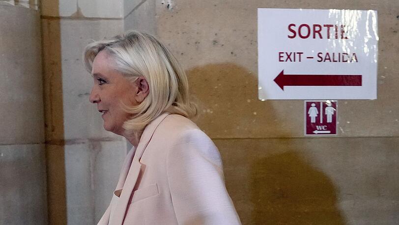 F&uuml;r Le Pen ist das Urteil eine Niederlage, auch wenn es f&uuml;r sie schlimmer h&auml;tte kommen k&ouml;nnen.