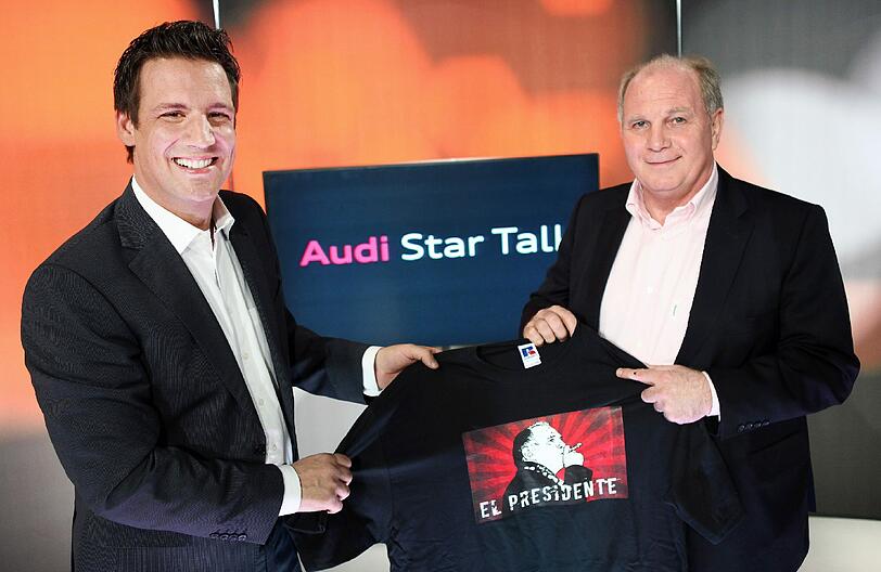 In der Sport-Personality-Show AUDI Star Talk hat Uli Hoeneß nicht nur über die Zukunft des FC Bayern und das Titel-Duell mit Borussia Dortmund gesprochen, sondern auch zum Basketball gegriffen: Mit seinem Sieg im "Charity-Shootout"-Freiwurf-Duell gegen Moderator Klaus Gronewald "erwarf" er 5000 Euro für die ?Dominik Brunner Stiftung'.