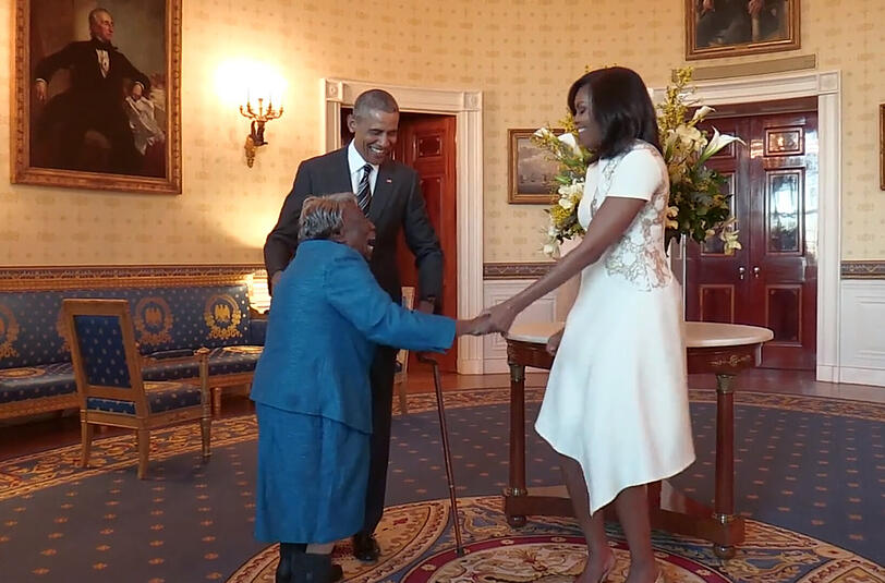 Pure Freude: Die 106-Jährige Virginia McLaurin tanzt vor Freude mit den Obamas