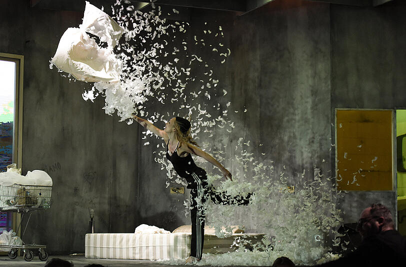 Salvatore Sciarrinos "Lohengrin" mit Sarah Maria Sun bei den Osterfestspielen Salzburg.