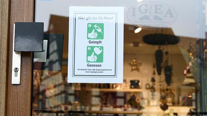 Die 2G-Regel für den Einzelhandel sorgt seit Beginn der Pandemie für Diskussionen. (Symbolbild)