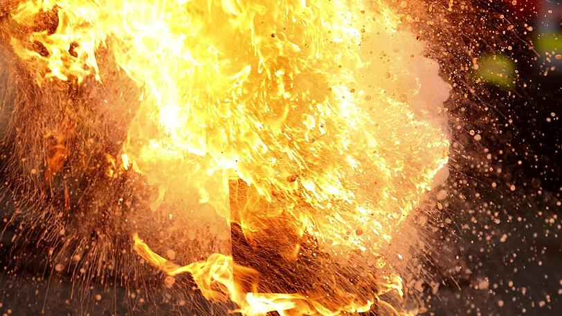Das entzündete Gas fügte dem 19-Jährigen schwere Verbrennungen zu. (Symbolfoto)