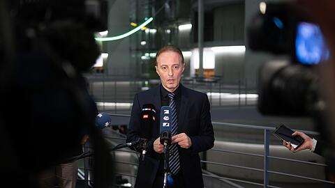 Der Vorsitzende des Wahlpr&uuml;fungsausschusses erl&auml;uterte, warum die Einspr&uuml;che des BSW unbegr&uuml;ndet seien.