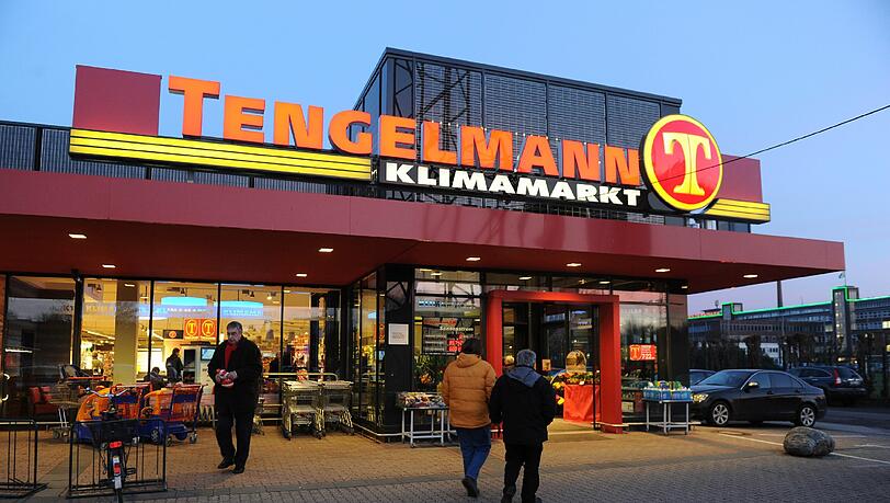 Die Supermarkt-Kette Tengelmann soll 2015 von Edeka übernommen werden. Die Supermarkt-Kette Tengelmann soll 2015 von Edeka übernommen werden.