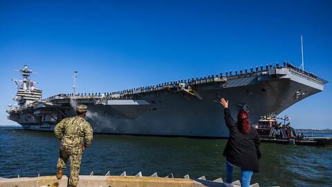 Mittlerweile werden drei US-Flugzeugtr&auml;ger in der Region eingesetzt. (Archivbild)