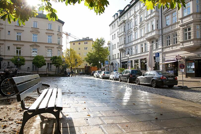 Die Perle im Lehel &ndash; St.-Anna-Platz: 12.000 Euro/m2 Das pittoreske Viertel um den Sankt-Anna-Platz ist eine kleines Idyll für sich mitten in der Großstadt. Die Architektur um den Kirchplatz verzaubert, während durch die Nähe zur Altstadt alle nötigen Angebote in direkte Nachbarschaft liegen. Käufer zahlen hier bald bis 12.000 pro Quadratmeter, Mieter um 22 Euro/m2.