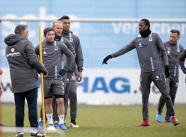Christian Gytkjaer und Abdoulaye Ba.