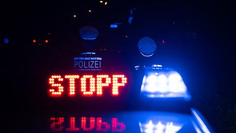 Um mehr als 17.000 Kilogramm war der Lkw überladen. (Symbolbild)
