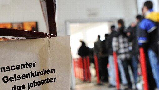 Das Jobcenter in Gelsenkirchen - hier stellte die rumänische Familie den Antrag auf Grundsicherung für Arbeitssuchende Das Jobcenter in Gelsenkirchen - hier stellte die rumänische Familie den Antrag auf Grundsicherung für Arbeitssuchende
