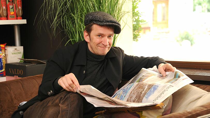 Der Kabarettist Ecco Meineke wohnt im Dreimühlenviertel. Dort zieht er sich gerne ins Café Zimt zum Lesen zurück. Der Kabarettist Ecco Meineke wohnt im Dreimühlenviertel. Dort zieht er sich gerne ins Café Zimt zum Lesen zurück.