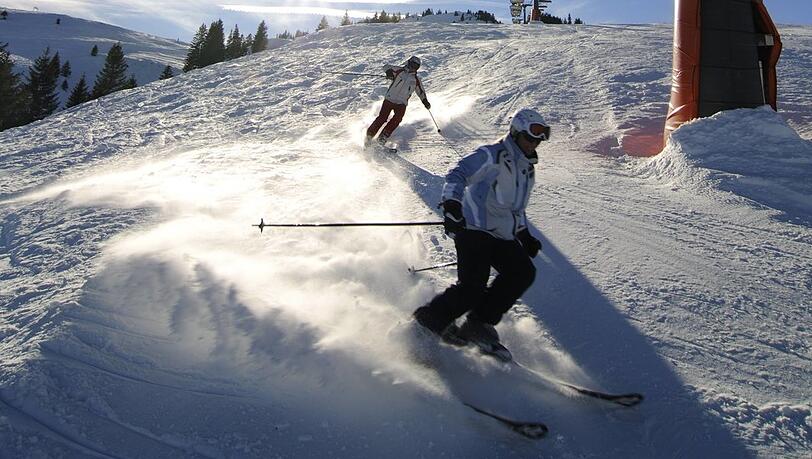 Wer in den M&uuml;nchner Hausbergen skifahren m&ouml;chte, kann f&uuml;r HIn- und R&uuml;ckfahrt den MVV nutzen.