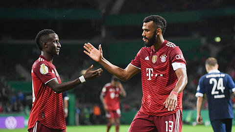 Bouna Sarr (l.) und Eric Maxim Choupo-Moting weilen aktuell beim Afrika Cup.