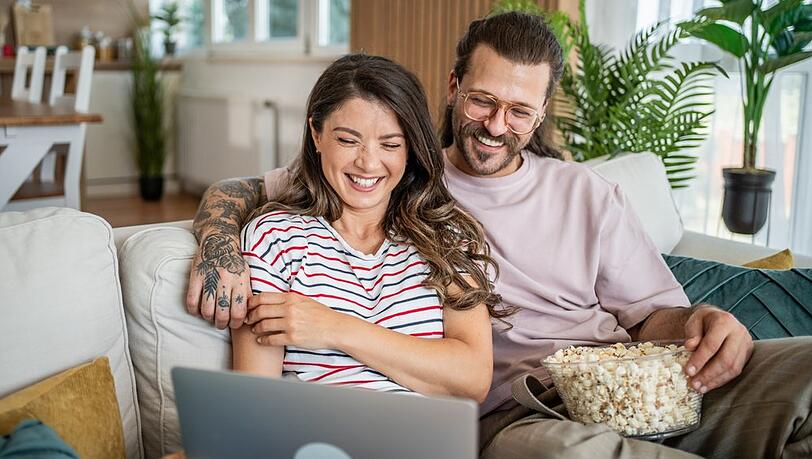 Bereit für einen Serienmarathon? Ein paar praktische Tastenkombinationen erleichtern das Streamingerlebnis auf Netflix. Bereit für einen Serienmarathon? Ein paar praktische Tastenkombinationen erleichtern das Streamingerlebnis auf Netflix.