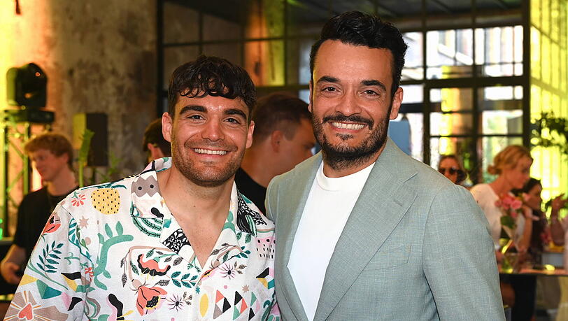 Giovanni Zarrella spricht mit seinem Bruder Stefano darüber, sein Schlafdefizit endlich in den Griff zu bekommen und sich künftig mehr Zeit für sich selbst zu nehmen. Giovanni Zarrella spricht mit seinem Bruder Stefano darüber, sein Schlafdefizit endlich in den Griff zu bekommen und sich künftig mehr Zeit für sich selbst zu nehmen.