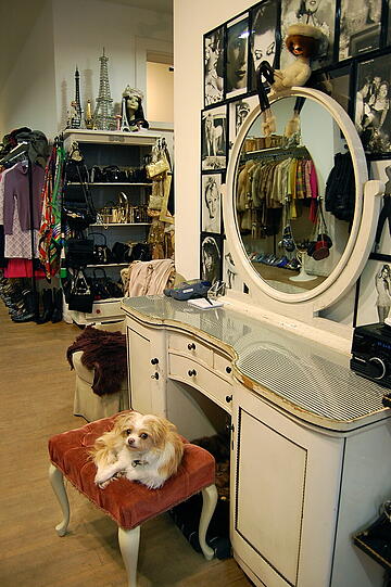 Die schönsten Second-Hand-Geschäfte. Hier: Vintage Love, Frauenstraße 22, www.vintageandmore.de