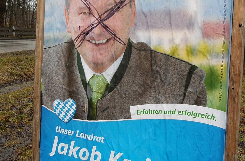 Ein verunstaltetes Wahlplakat von Jakob Kreidl.