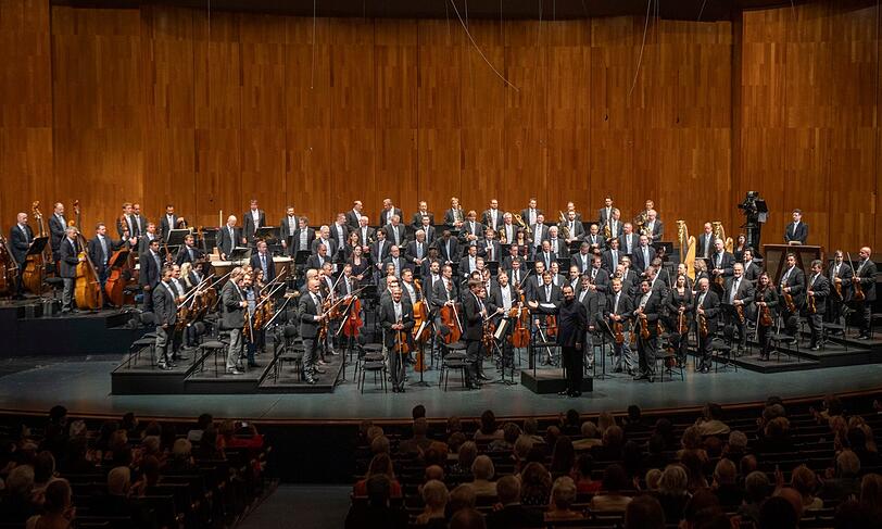 Andris Nelsons und die Wiener Philharmoniker im Großen Festspielhaus.