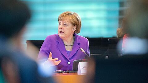 Bundeskanzlerin Merkel weist alle Vorwürfe zur NSA-Spionageaffäre zurück.