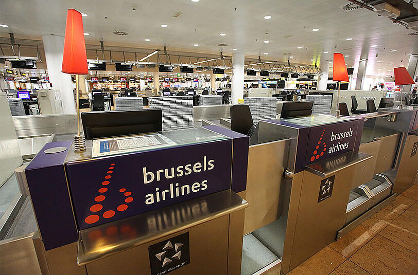 Ein Zeichen des Generalstreiks: Leere Check-In-Schalter am Flughafen.