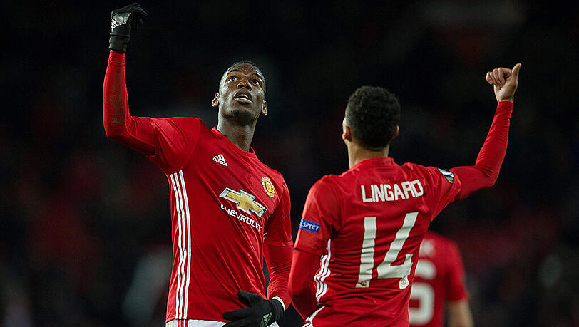 Da war der Drops schon gelutscht: Paul Pogba und Jesse Lingard feiern das 4:0. Da war der Drops schon gelutscht: Paul Pogba und Jesse Lingard feiern das 4:0.
