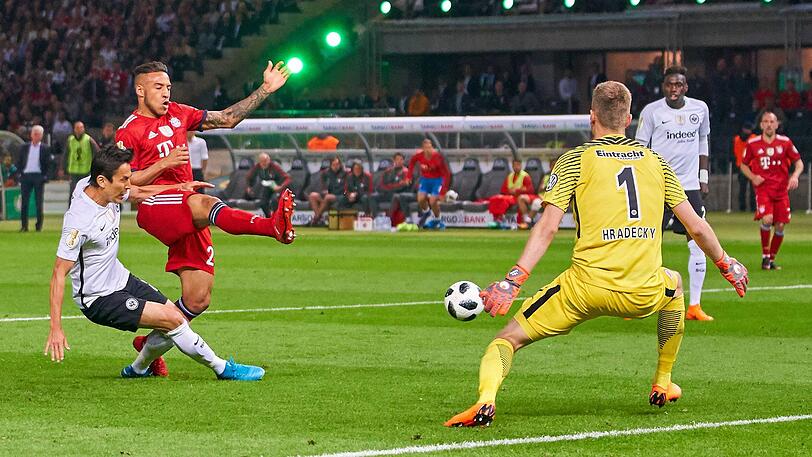 CORENTIN TOLISSO, NOTE 3: Kam in der 64. Minute für Thiago ins Spiel. Zeigte sofort Tordrang, hätte beinahe das 2:1 erzielt (69.). Kam einen Schritt zu spät. Belebte das Spiel, die Niederlage konnte auch er nicht verhindern.