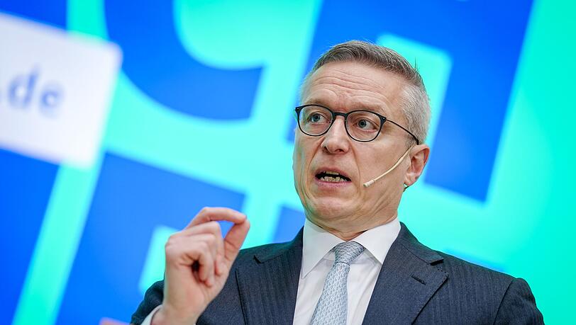 Digitalminister Karsten Wildberger (CDU) erwartet gro&szlig;e gesellschaftliche Ver&auml;nderungen durch die zunehmende Rolle von KI. (Archivbild)