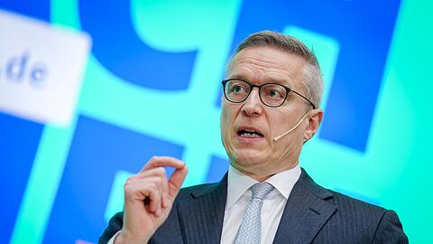 Digitalminister Karsten Wildberger (CDU) erwartet gro&szlig;e gesellschaftliche Ver&auml;nderungen durch die zunehmende Rolle von KI. (Archivbild)