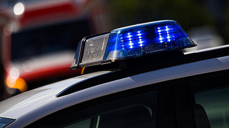 Die Polizei hat zwei M&auml;nner festgenommen, die eine Tankstelle am Mittleren Ring ausgeraubt haben sollen. (Symbolbild)