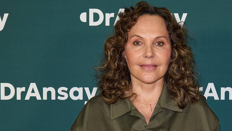 Bei ihrem nächsten Aufeinandertreffen mit Senta Berger möchte Natascha Ochsenknecht das "Fettnäpfchen" von damals wiedergutmachen. Bei ihrem nächsten Aufeinandertreffen mit Senta Berger möchte Natascha Ochsenknecht das "Fettnäpfchen" von damals wiedergutmachen.