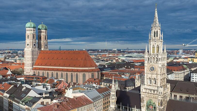 Mit etwas Gl&uuml;ck schafft es die Sonne am Wochenende zwischenzeitlich durch die Wolkendecke, ansonsten bleibt es wohl grau - aber: Die Temperaturen k&ouml;nnten bis &uuml;ber die Zehn-Grad-Marke klettern. So warm war es dieses Jahr noch nie