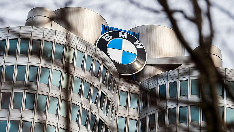 Weil er sich gegen Rassismus auf einer BMW-Baustelle wehrt, wird ein Leiharbeiter gekündigt. (Symbolfoto) Weil er sich gegen Rassismus auf einer BMW-Baustelle wehrt, wird ein Leiharbeiter gekündigt. (Symbolfoto)