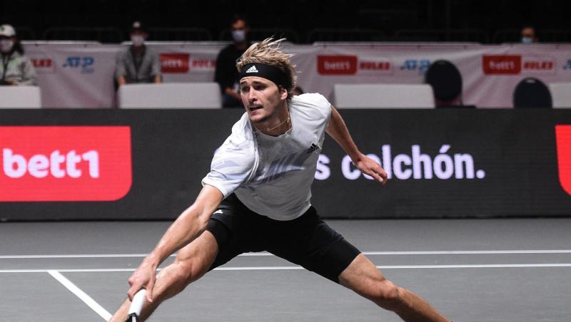 Alexander Zverev hat in Köln das Halbfinale erreicht.