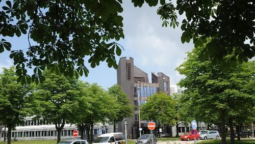 Das Bundeswehrverwaltungszentrum in der Dachauser Straße. Dort kann das Olympische Dorf gebaut werden. Das Bundeswehrverwaltungszentrum in der Dachauser Straße. Dort kann das Olympische Dorf gebaut werden.