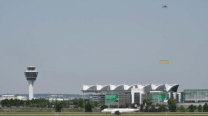 Die Bundespolizei hat am Münchner Flughafen ein sexhungriges Paar  nach der Landung wegen Erregung öffentlichen Ärgernisses angezeigt.