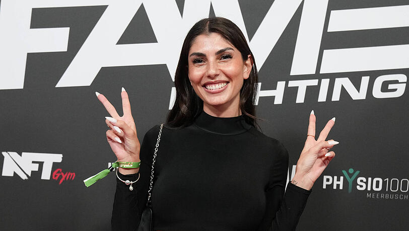 Yeliz Koc wird schon bald im Dschungelcamp zu sehen sein. Dafür bekommt sie wohl ein stolzes Sümmchen. Yeliz Koc wird schon bald im Dschungelcamp zu sehen sein. Dafür bekommt sie wohl ein stolzes Sümmchen.