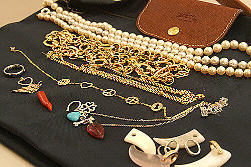 Die Diebe erbeuteten wertvollen Schmuck