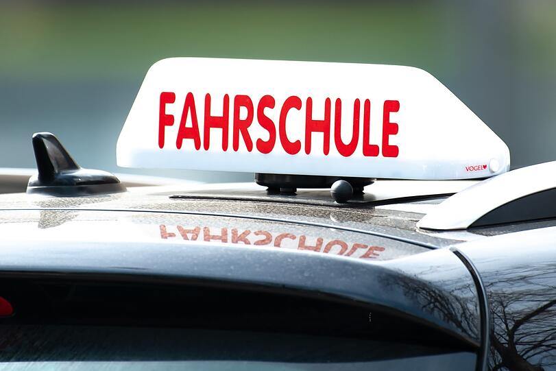Der Schwindel bei der Führerscheinprüfung ist schnell aufgeflogen.(Symbolbild)