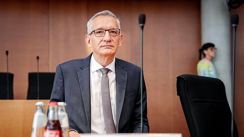 BND-Präsident Martin Jäger warnt vor einer Eskalation mit Russland: "Wir stehen schon heute im Feuer."