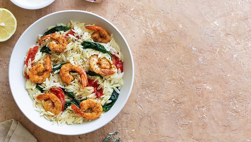 Wenn es schnell gehen muss, ist dieses Orzo-Gericht genau das Richtige. Wenn es schnell gehen muss, ist dieses Orzo-Gericht genau das Richtige.